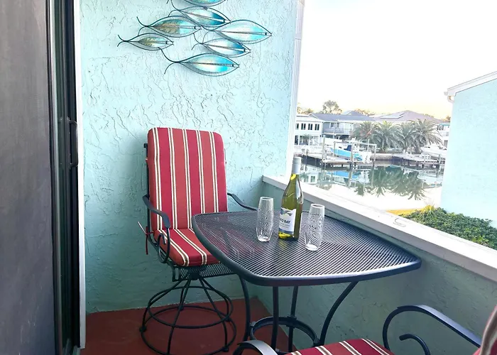 Beautiful Waterfront Short Walk To The Your Search Ends Here