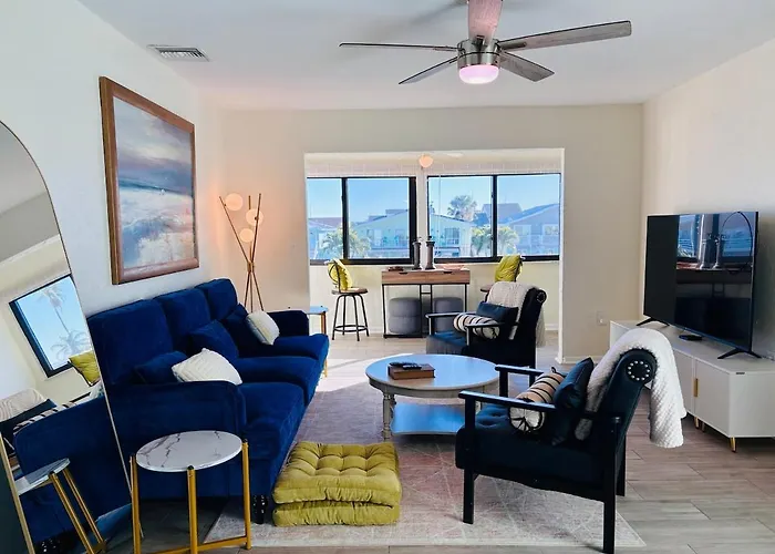 Apartment Beautiful Waterfront Short Walk To The Your Search Ends Here Clearwater Beach