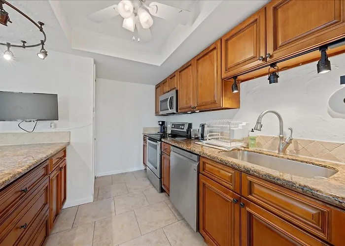 Apartment Beautiful Waterfront Short Walk To The Your Search Ends Here Clearwater Beach
