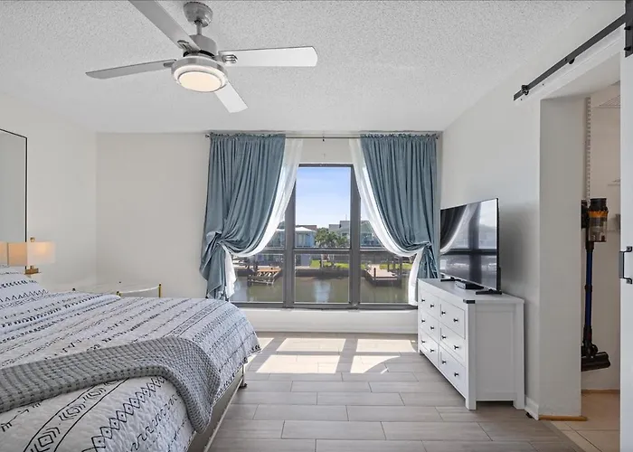 Apartment Beautiful Waterfront Short Walk To The Your Search Ends Here