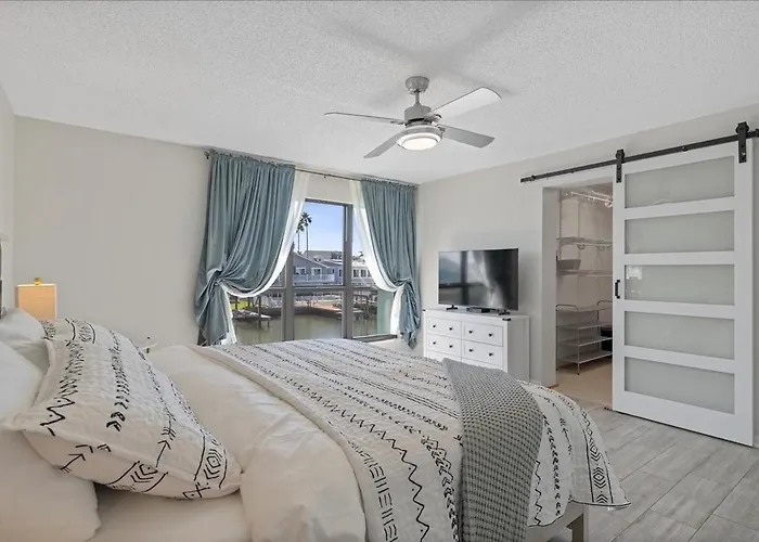 Apartment Beautiful Waterfront Short Walk To The Your Search Ends Here Clearwater Beach