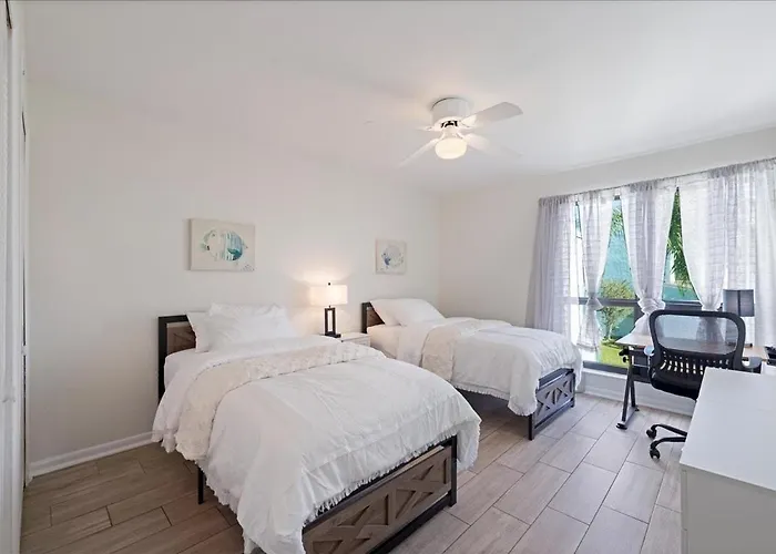 Apartment Beautiful Waterfront Short Walk To The Your Search Ends Here Clearwater Beach
