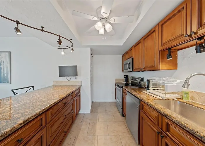 Apartment Beautiful Waterfront Short Walk To The Your Search Ends Here *