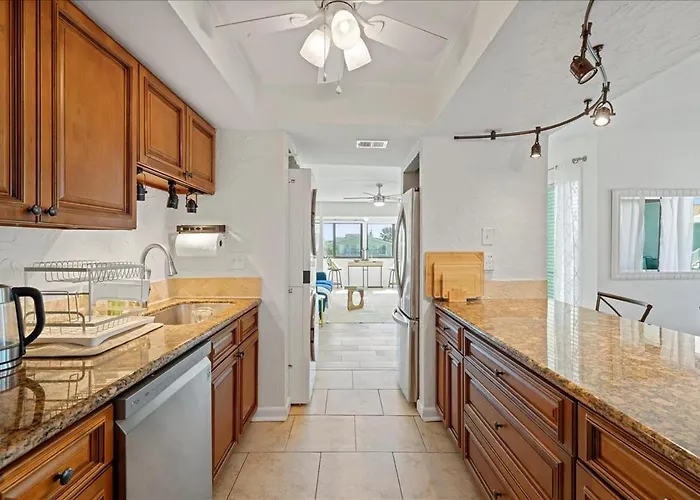 Apartment Beautiful Waterfront Short Walk To The Your Search Ends Here Clearwater Beach